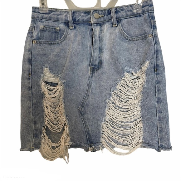Pretty Little Thing Distressed Denim Skirt Sz. 4 - Picture 1 of 8